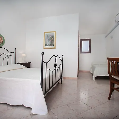 Nuraghe Tuttusoni Farm stay *